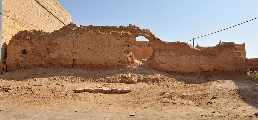 سور البلدة (العَقْدَه)